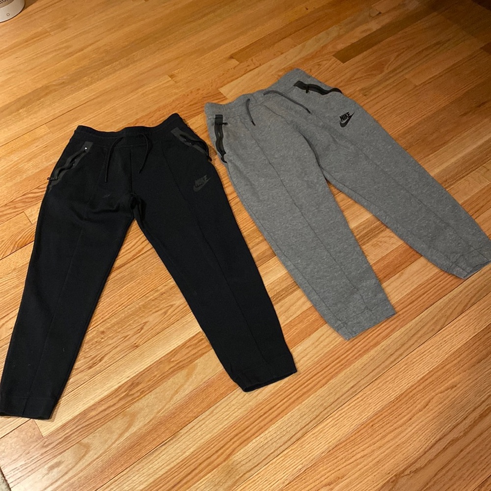 Nike tech fleece pants, good quality and warm.great condition